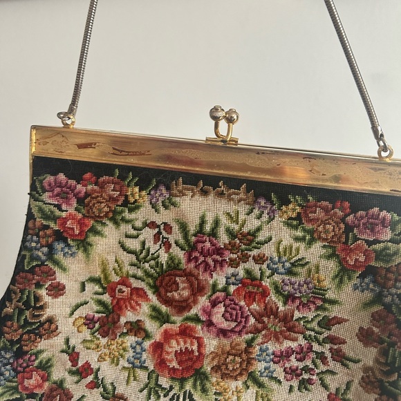 Antique floral tapestry clutch purse - Picture 4 of 11